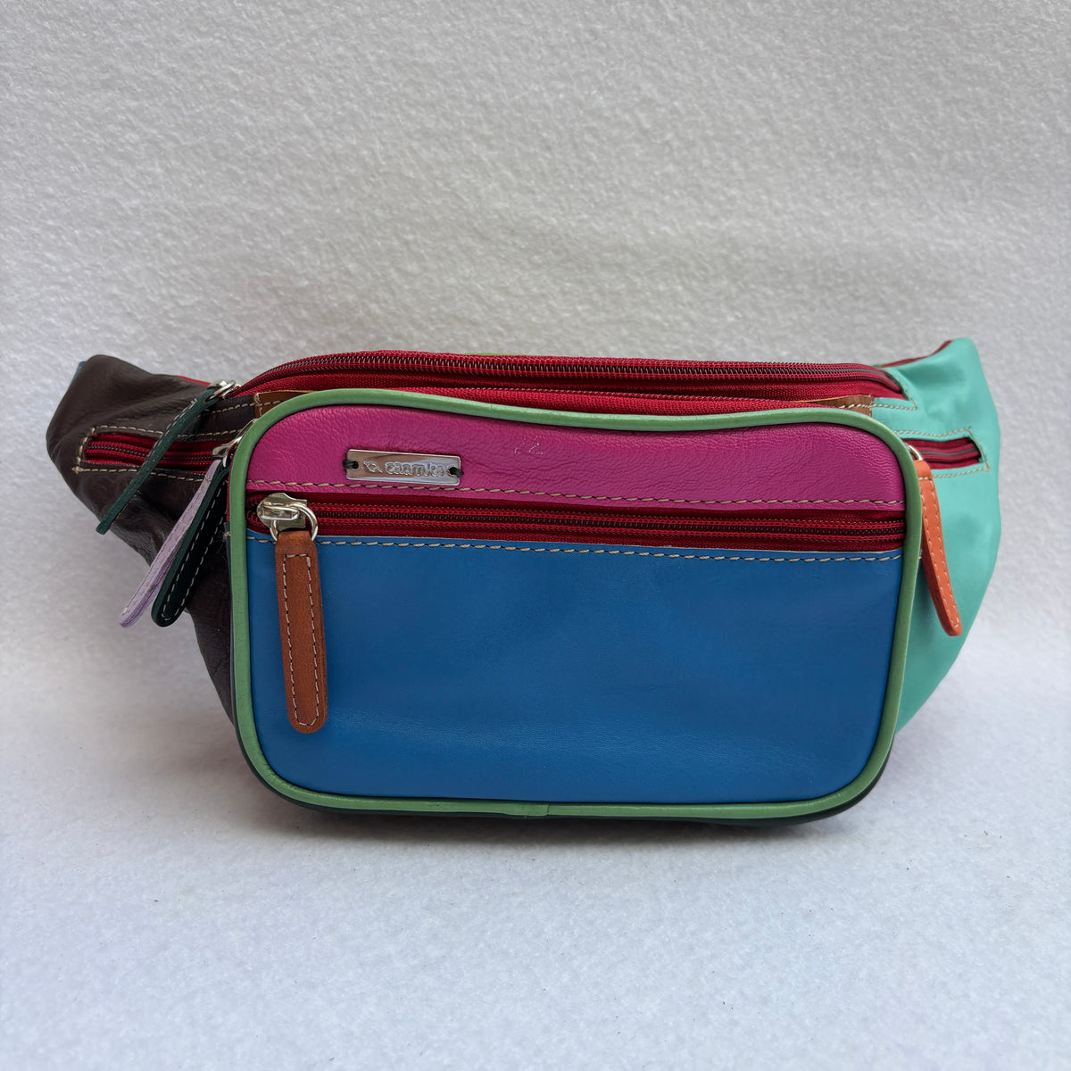 Riñonera RetroChic Analia Happy Colors · Piel · Pieza Única Núm. 19525