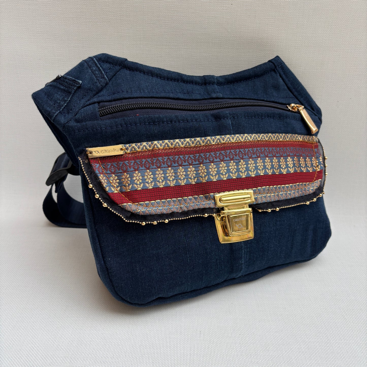 Riñonera “Special ♻️ Jeans Recycled ♻️ ” · Pieza Única Núm. 18708