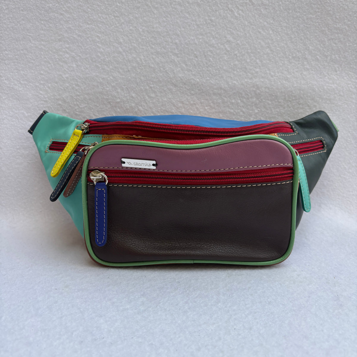 Riñonera RetroChic Analia Happy Colors · Piel · Pieza Única Núm. 19524