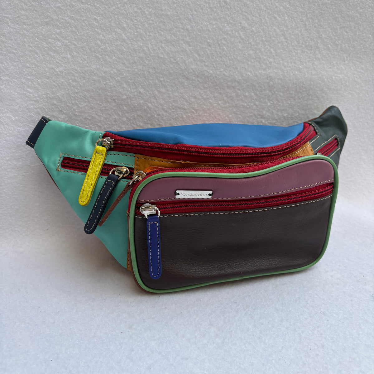 Riñonera RetroChic Analia Happy Colors · Piel · Pieza Única Núm. 19524