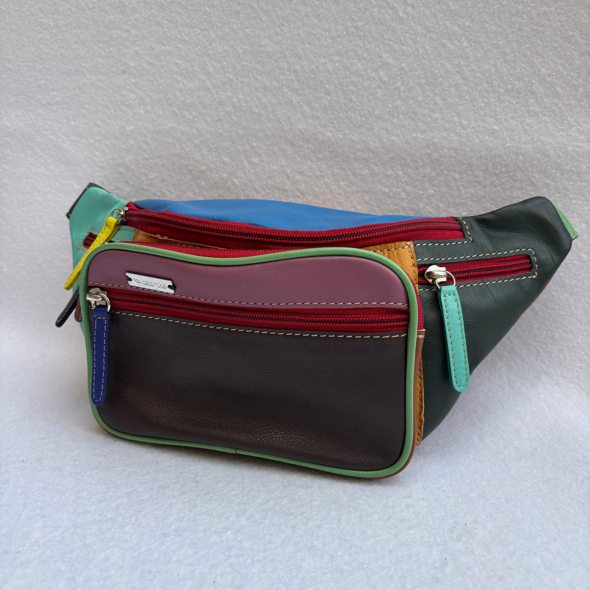 Riñonera RetroChic Analia Happy Colors · Piel · Pieza Única Núm. 19524
