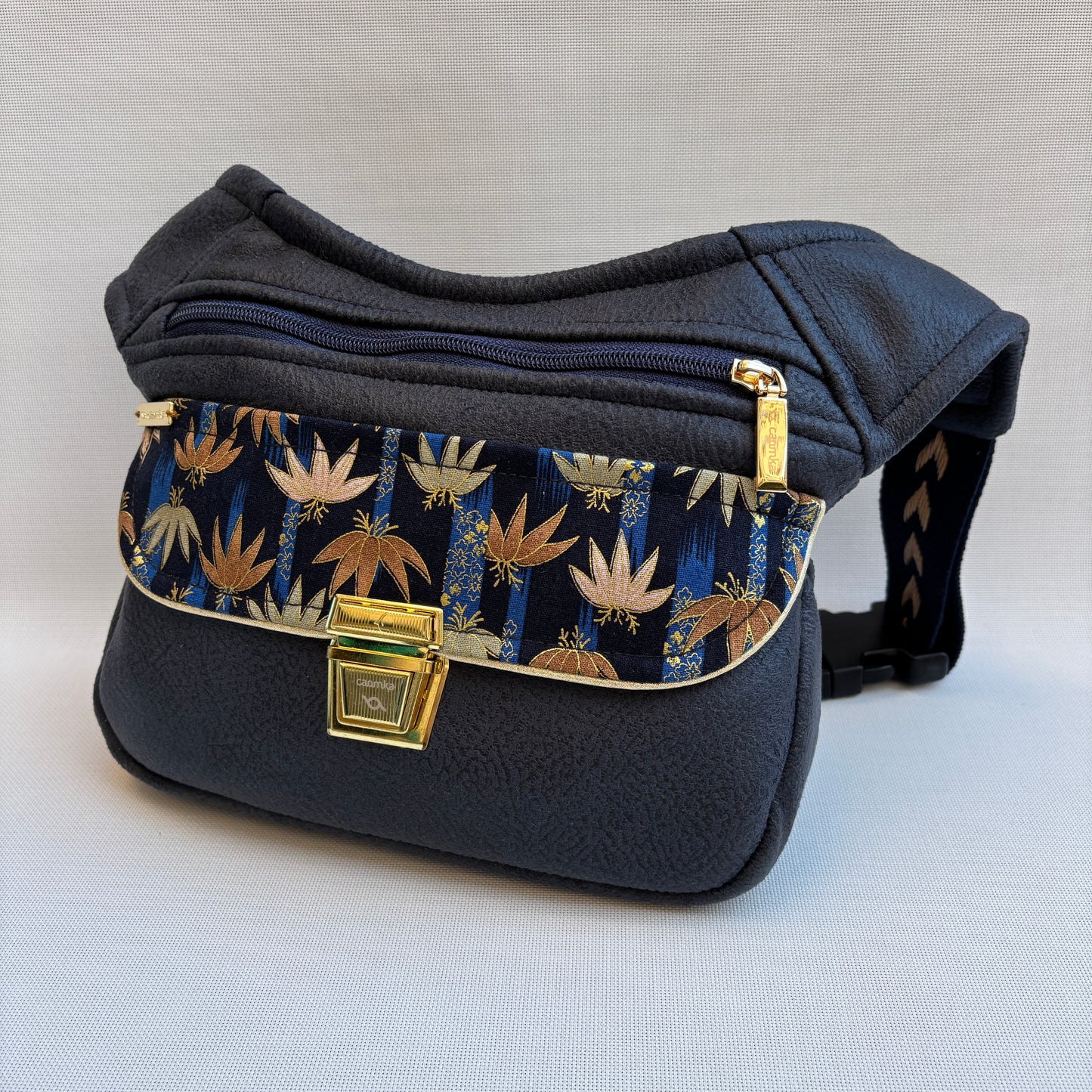 Special Autmun Blue Top + Bolsillo trasero · Polipiel · Pieza Única Núm. 16445