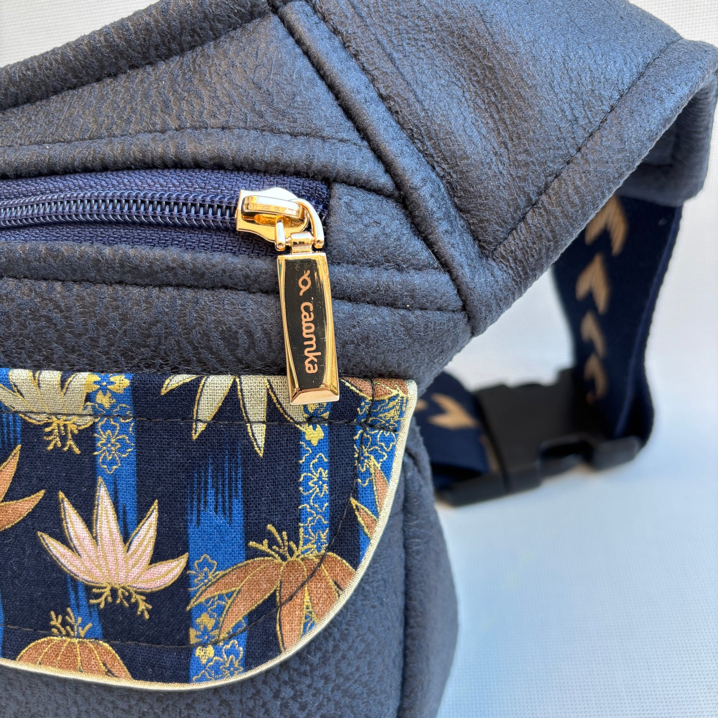 Special Autmun Blue Top + Bolsillo trasero · Polipiel · Pieza Única Núm. 16445
