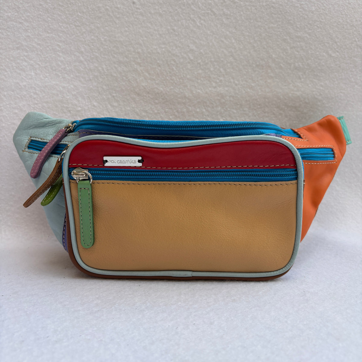 Riñonera RetroChic Analia Happy Colors · Piel · Pieza Única Núm. 19523