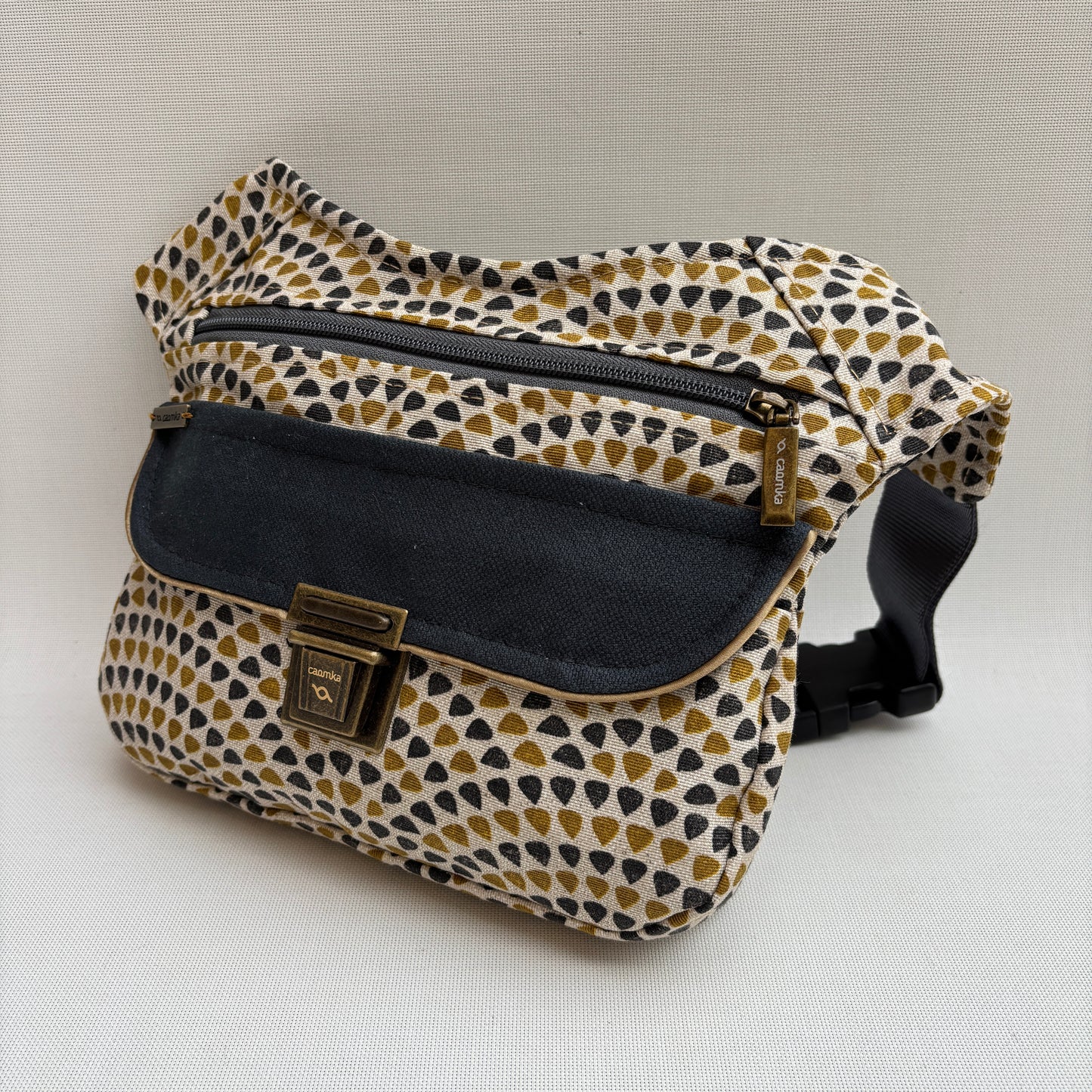 Riñonera "Elegant Mosaic Black" · Pieza única Núm. 18816