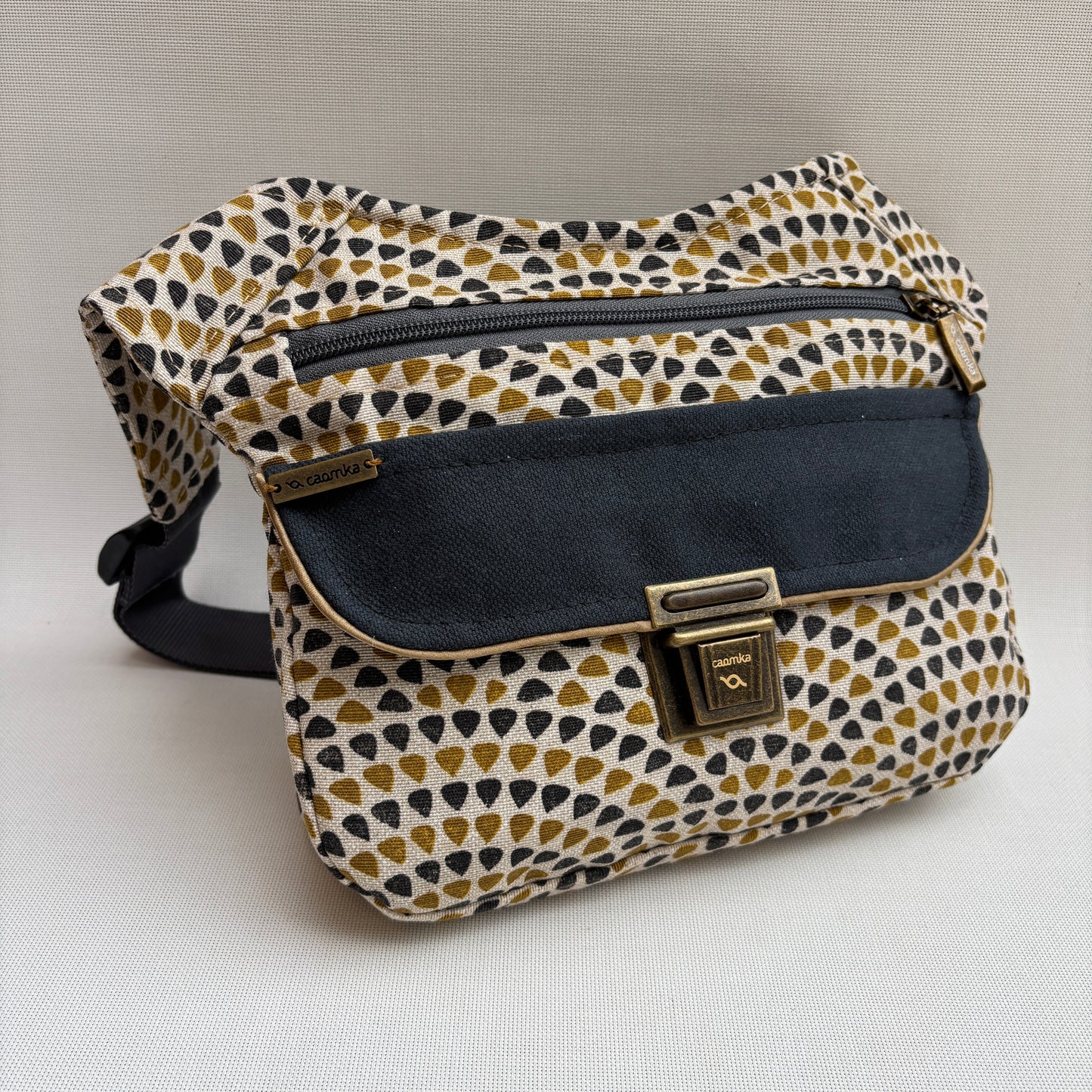 Riñonera "Elegant Mosaic Black" · Pieza única Núm. 18816