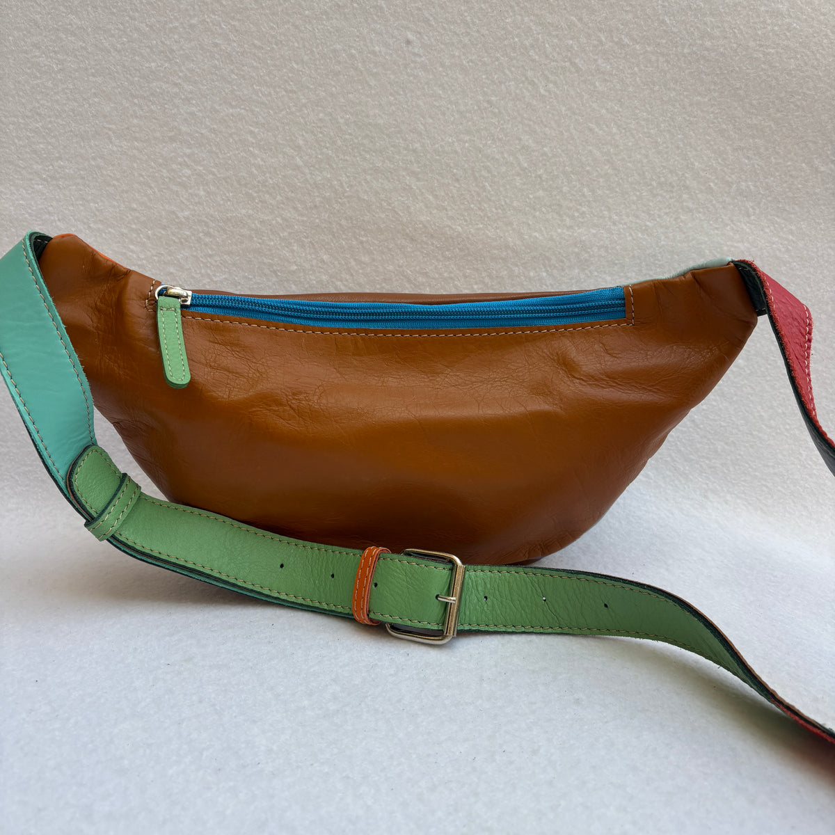 Riñonera RetroChic Analia Happy Colors · Piel · Pieza Única Núm. 19523