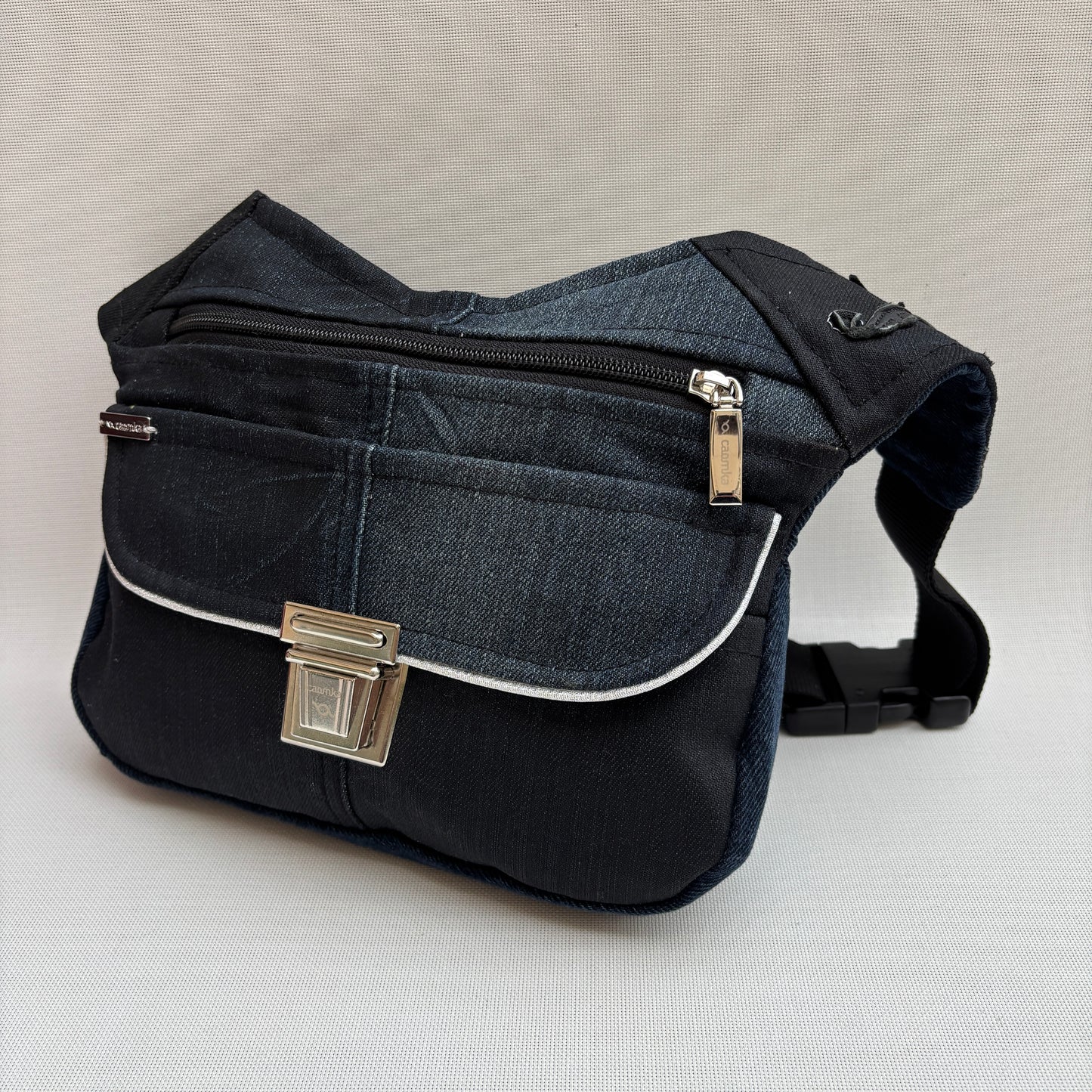 Riñonera "Special ♻️ Jeans Recycled ♻️ " + Bolsillo trasero con cremallera · Pieza Única Núm. 18893