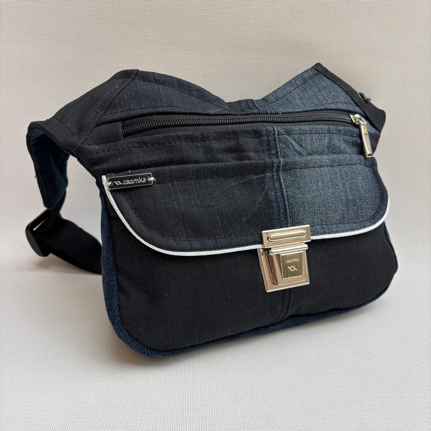 Riñonera "Special ♻️ Jeans Recycled ♻️ " + Bolsillo trasero con cremallera · Pieza Única Núm. 18893