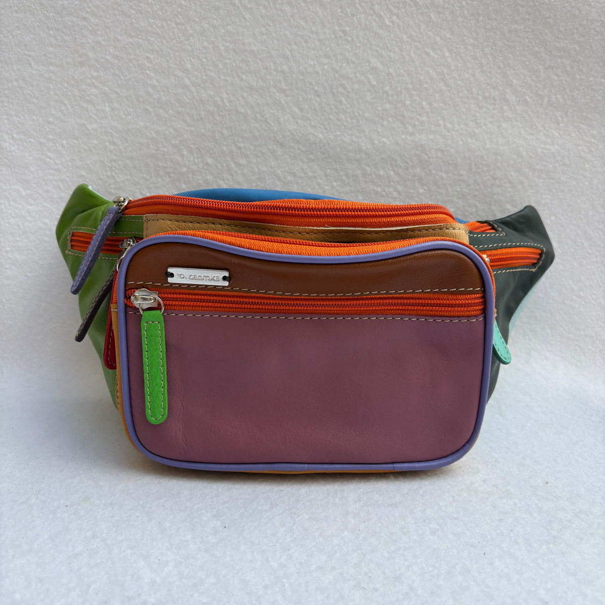 Riñonera RetroChic Analia Happy Colors · Piel · Pieza Única Núm. 19517