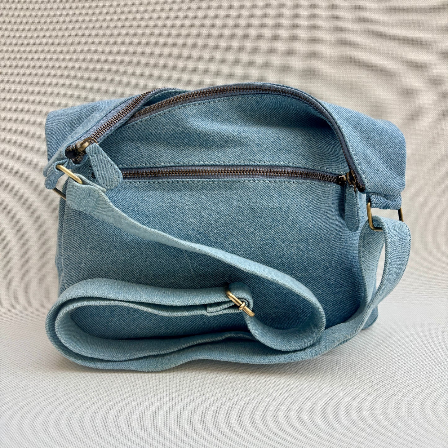 Bolso Bandolera Súper Caomka "Autumn Blue Denim" · Pieza Exclusiva Núm. 17968