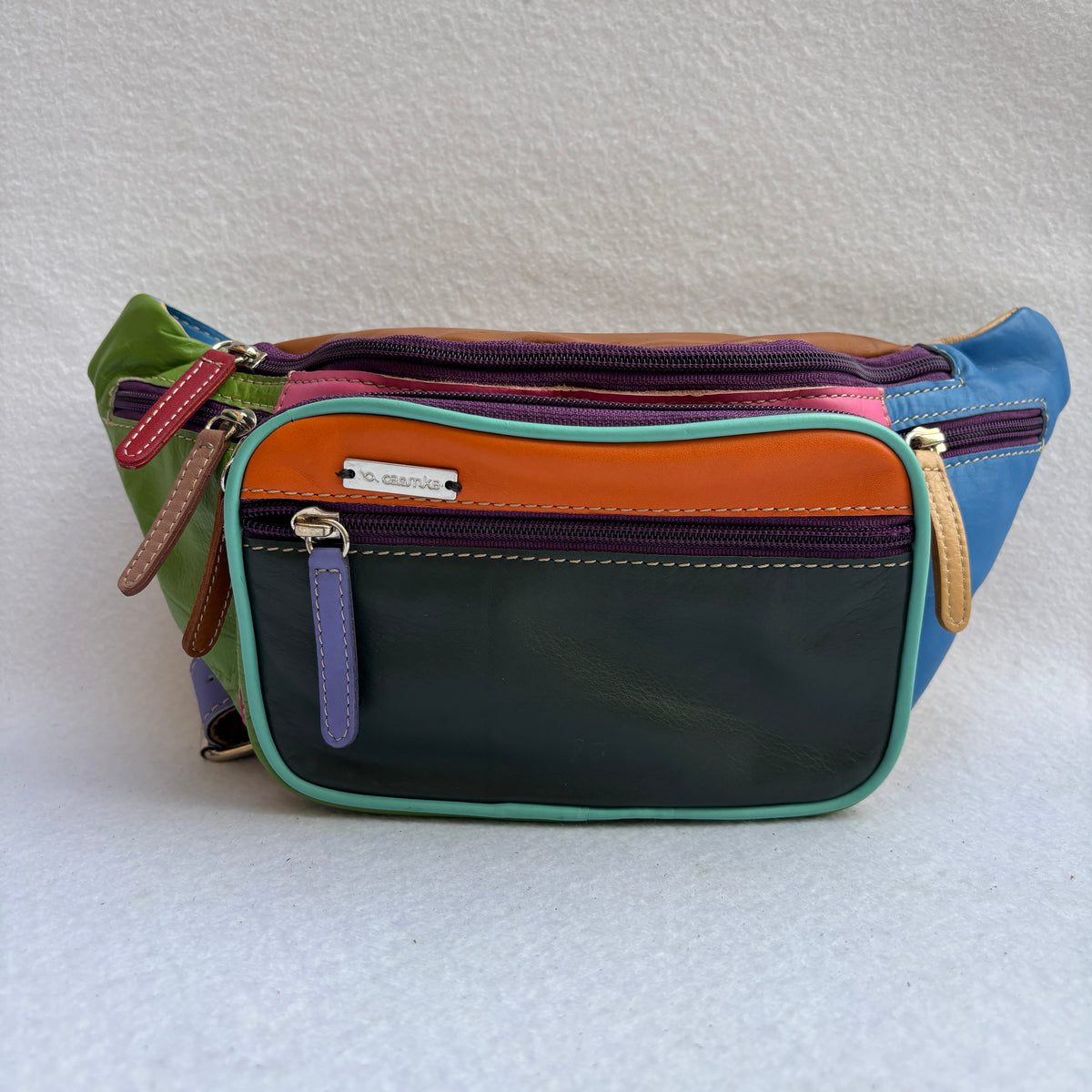 Riñonera RetroChic Analia Happy Colors · Piel · Pieza Única Núm. 19516