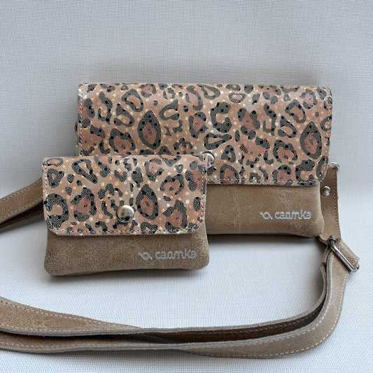PACK: Monedero + Riñonera multifunción NANO "Leopard Camel" · Piel - Cuero · Pieza Exclusiva Núm. 15480