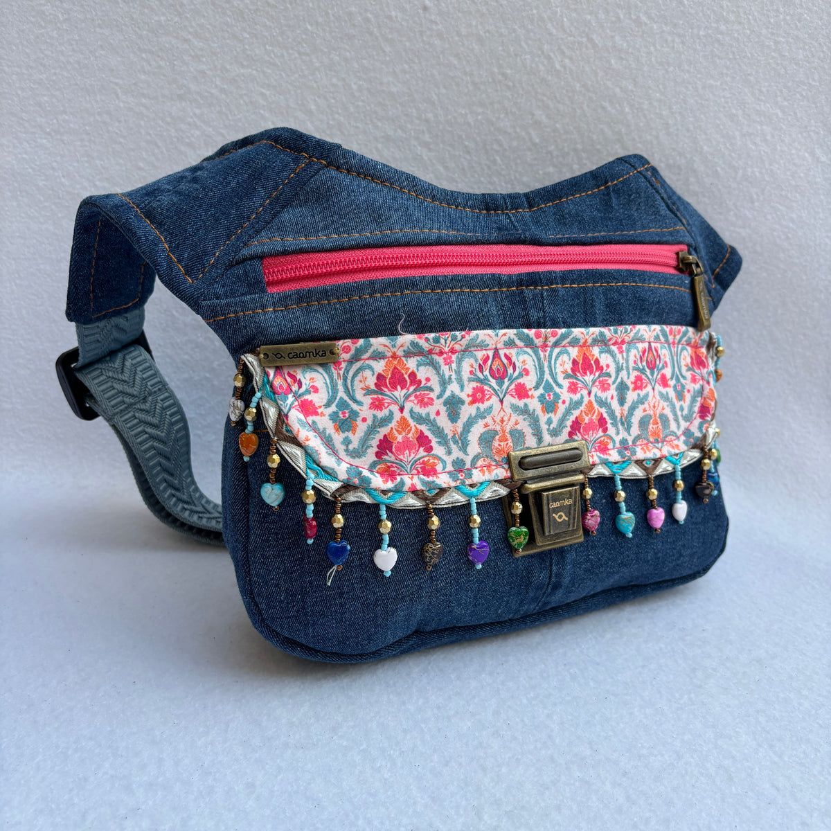 Riñonera Original "Jeans Fantasy Top" ♻️ Jeans Recycled ♻️ · Pieza Única Núm. 19541