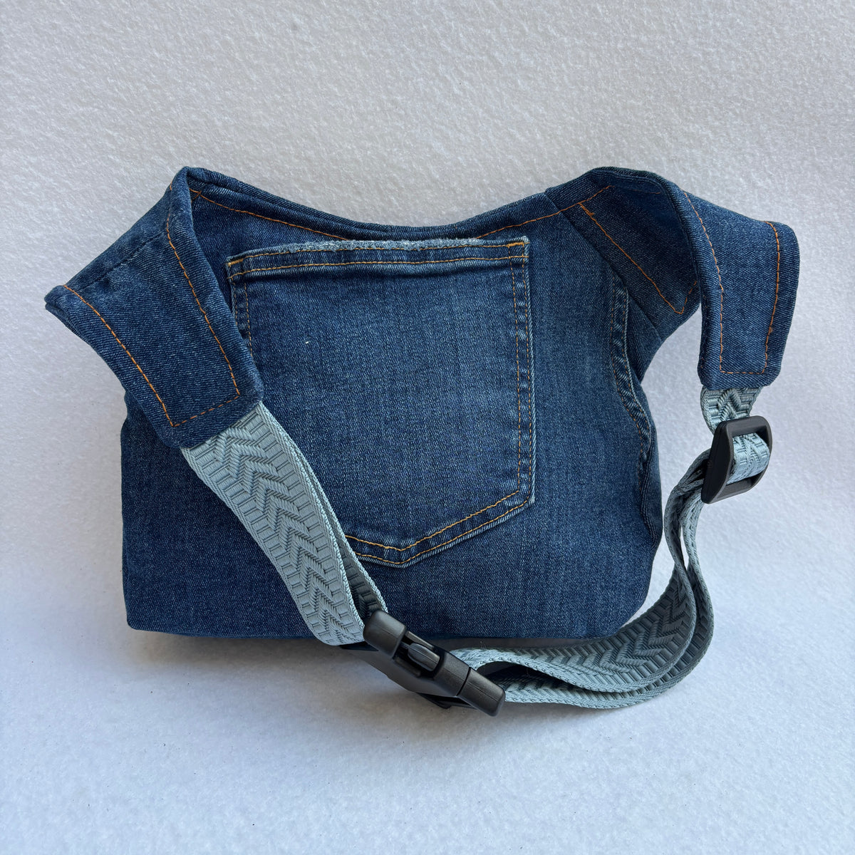 Riñonera Original "Jeans Fantasy Top" ♻️ Jeans Recycled ♻️ · Pieza Única Núm. 19541