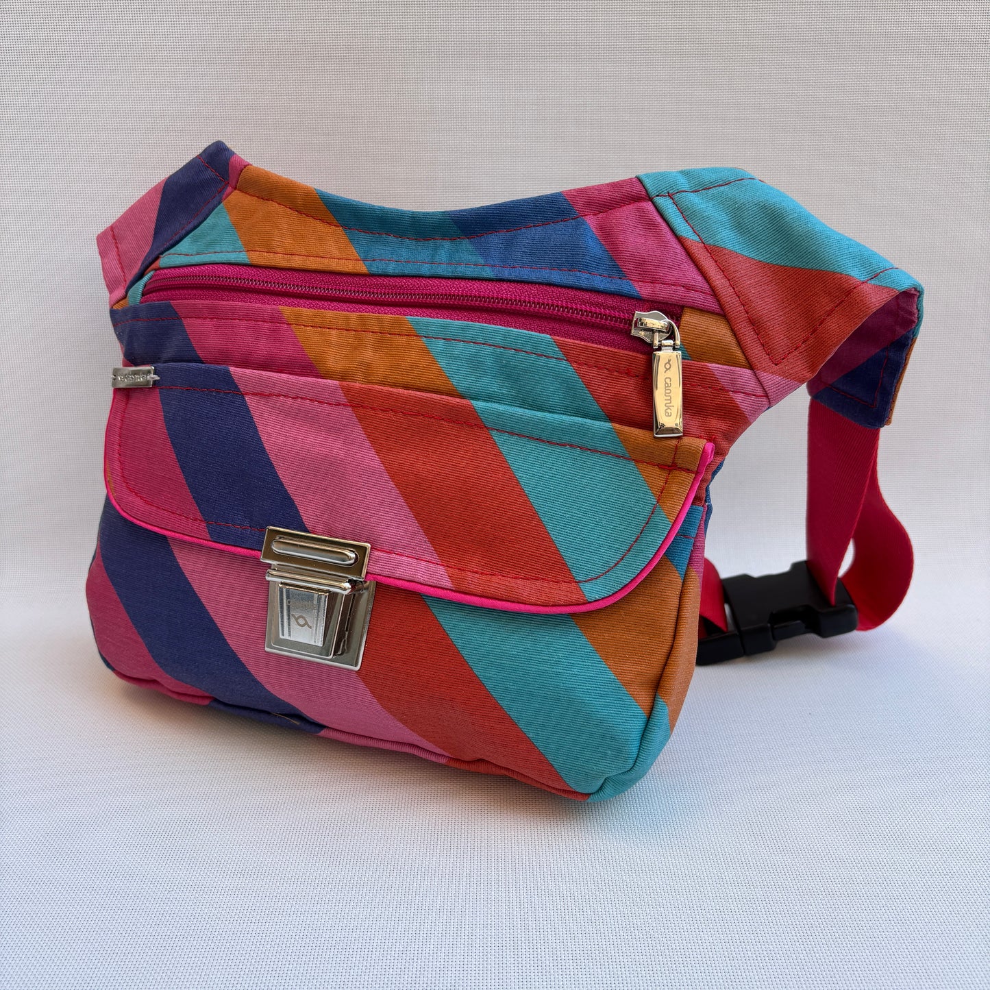 Special Rainbow Fire · Impermeable · Pieza Única Núm. 16405