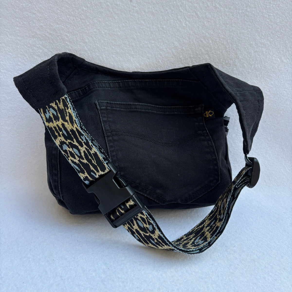 Riñonera Original "Jeans Elegant Top" ♻️ Jeans Recycled ♻️ · Pieza Única Núm. 19540