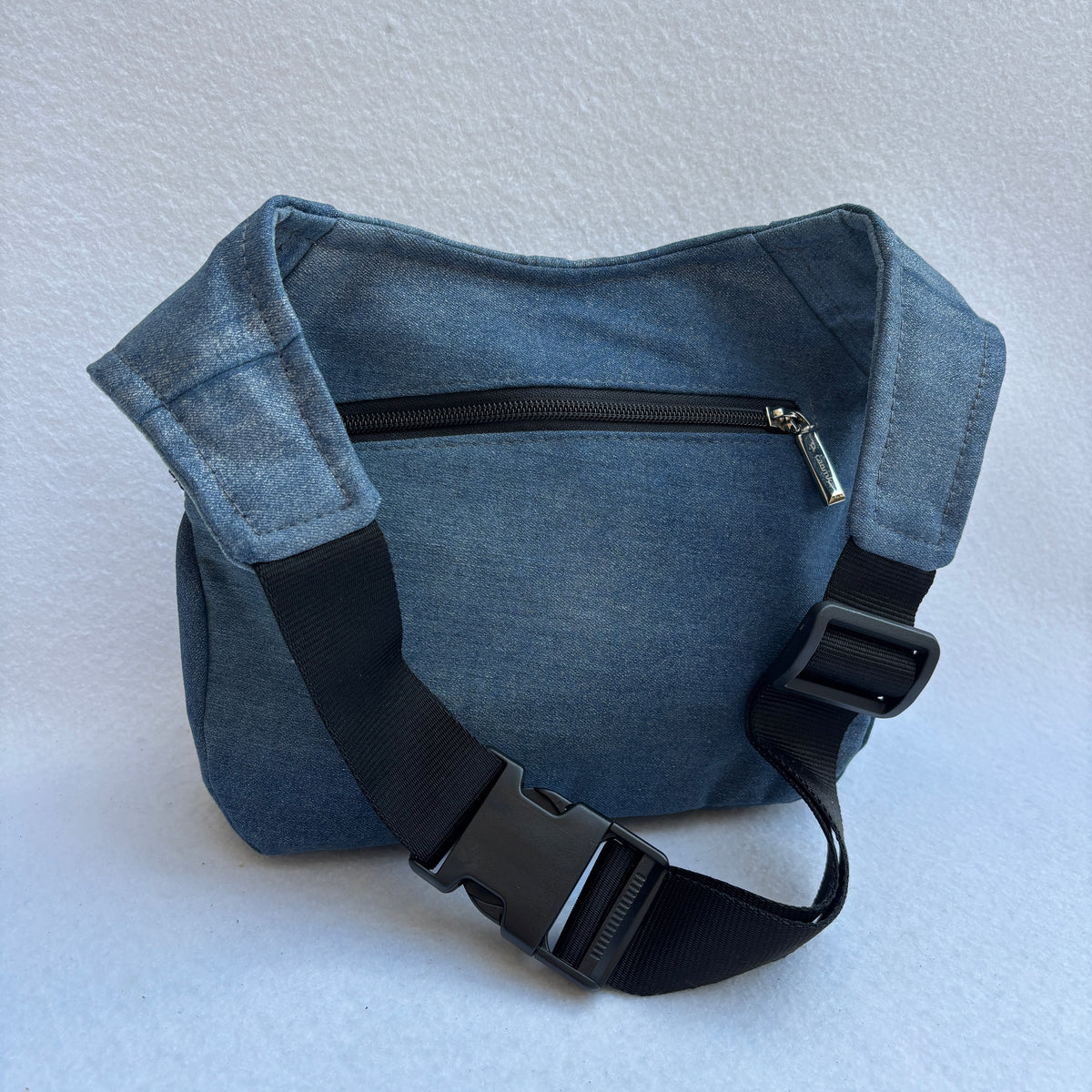 Riñonera "Special Silver Blue" ♻️ Jeans Recycled ♻️ + Bolsillo trasero · Pieza Única Núm. 19539