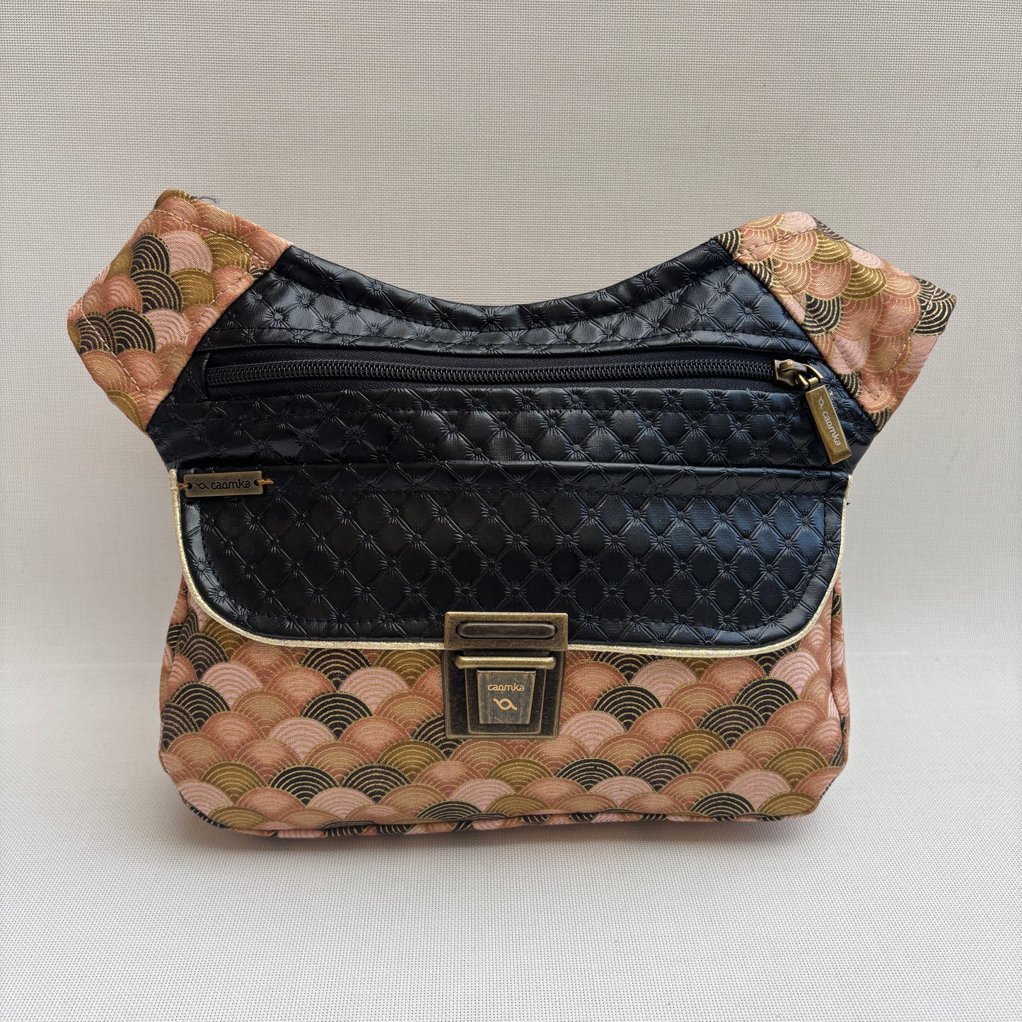 Riñonera "Special Japanese Waves" · Pieza Única Núm. 17270