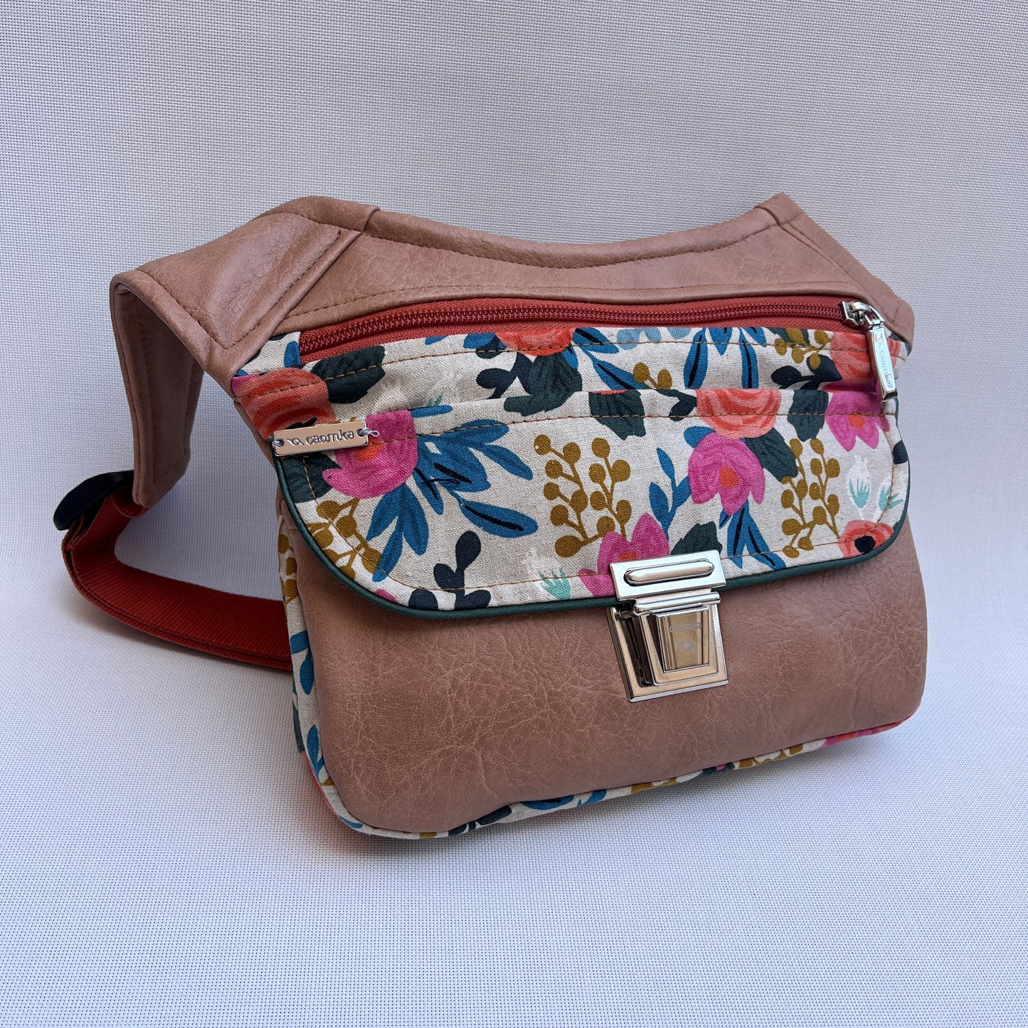 Special Elegant Brown Vegan Leatherette Exclusive Piece No. 13389