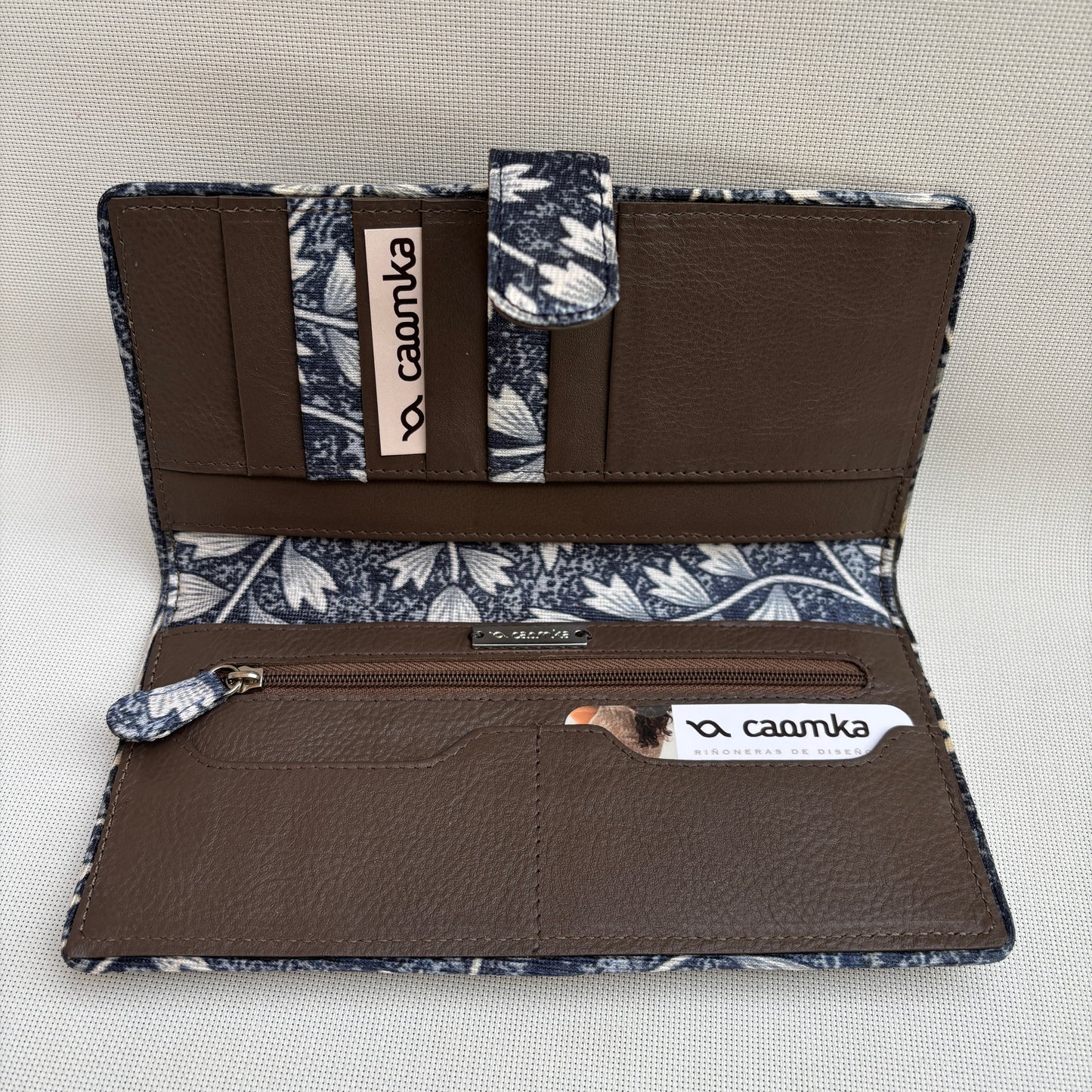 Monedero Plano Caomka "Modelo Estefánia" · Piel · Pieza Exclusiva Num. 18679