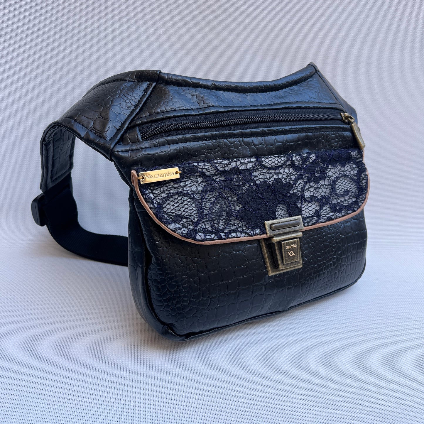 Besonderes elegantes blaues veganes Kunstleder-Unikat Nr. 13024
