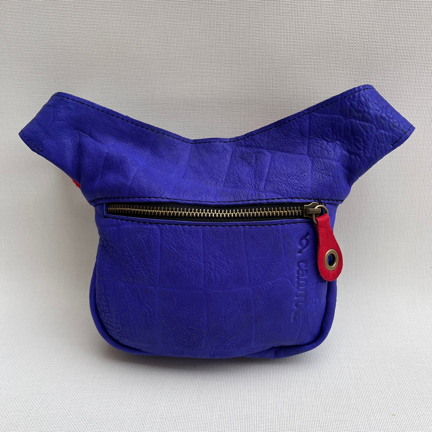 Mini Special Blue Embossed · Piel natural BioCuir® · Pieza Única Núm. 13896
