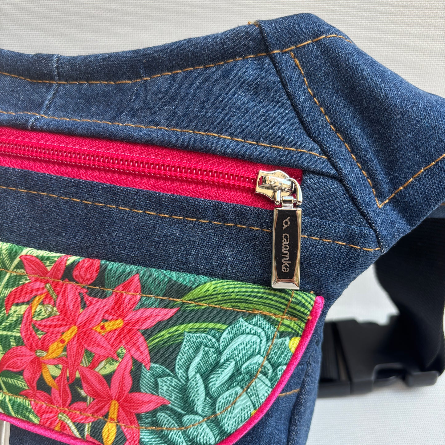 Riñonera "Special ♻️ Jeans Recycled ♻️ · Pieza Única Núm. 18051