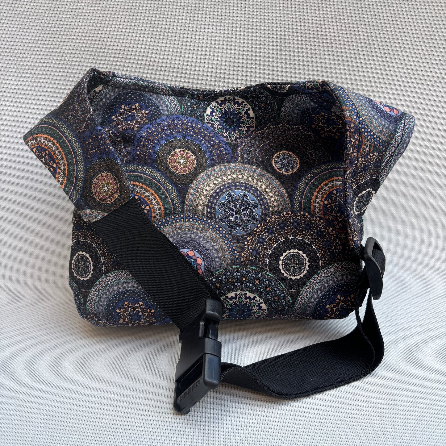 Riñonera "Special Mandalas" · Pieza Única Núm. 18082