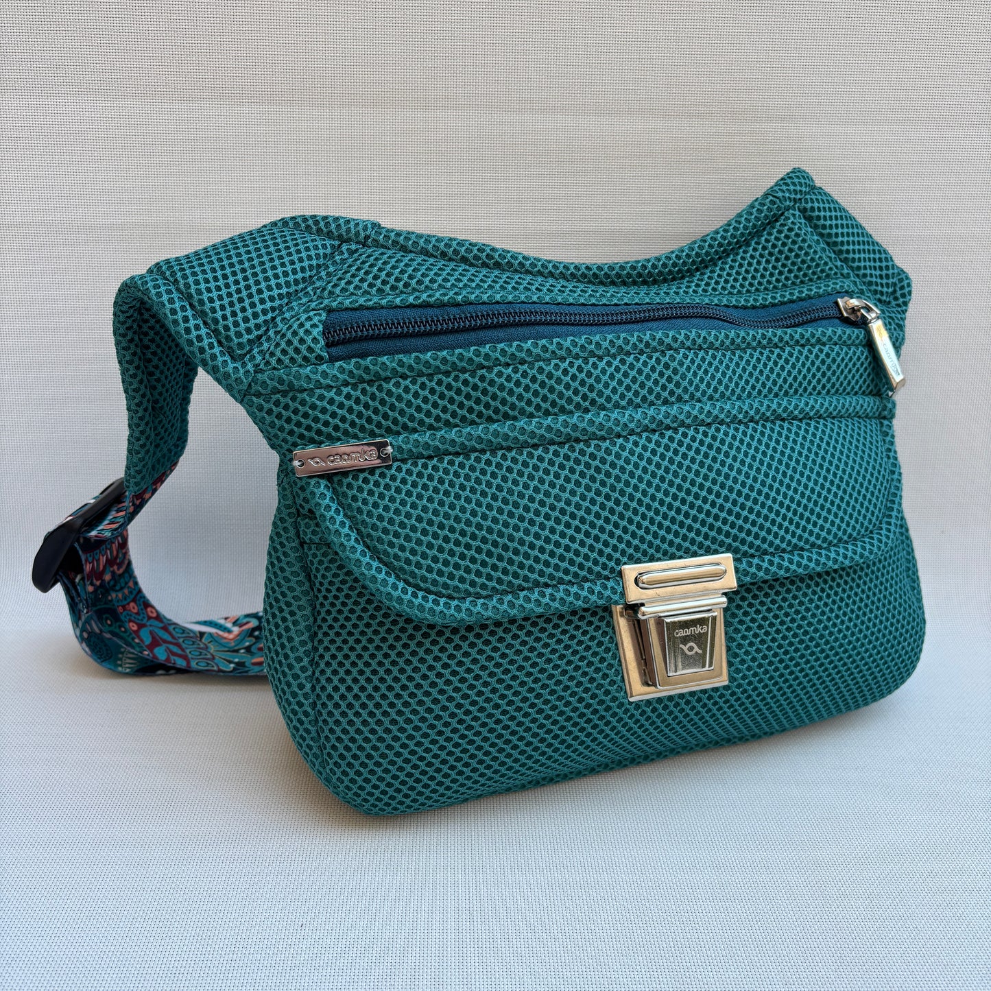 Riñonera "Soft Green 3D  Top" + Bolsillo trasero · Pieza Única Núm. 18734