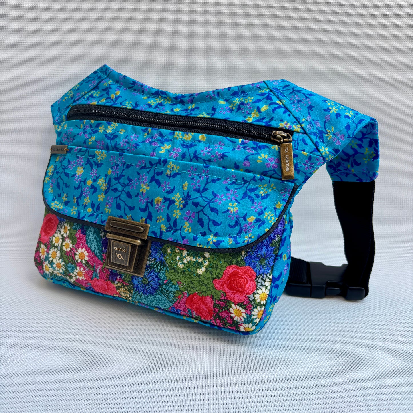 Riñonera "Blue Japanese Flowers" + Bolsillo trasero · Pieza Única Núm. 17982