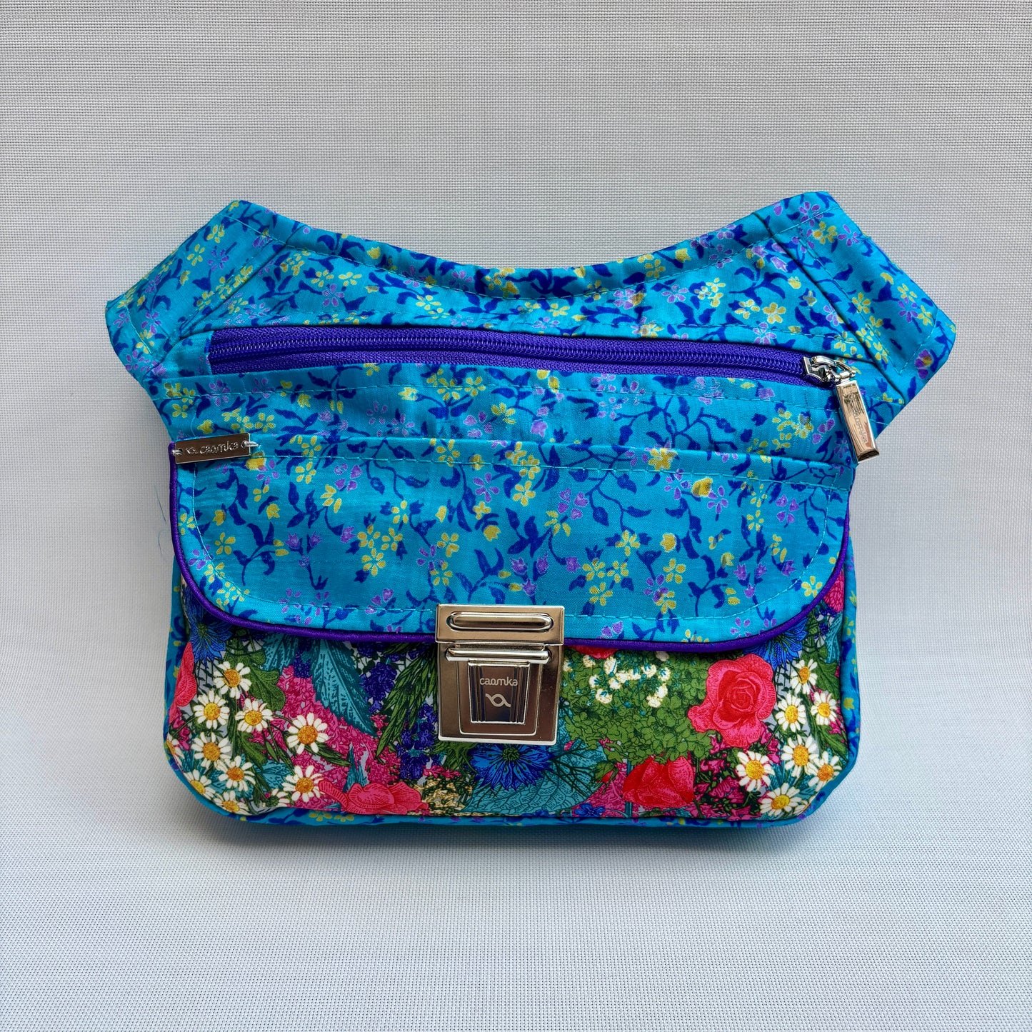 Riñonera "Blue Japanese Flowers" · Pieza Única Núm. 17984