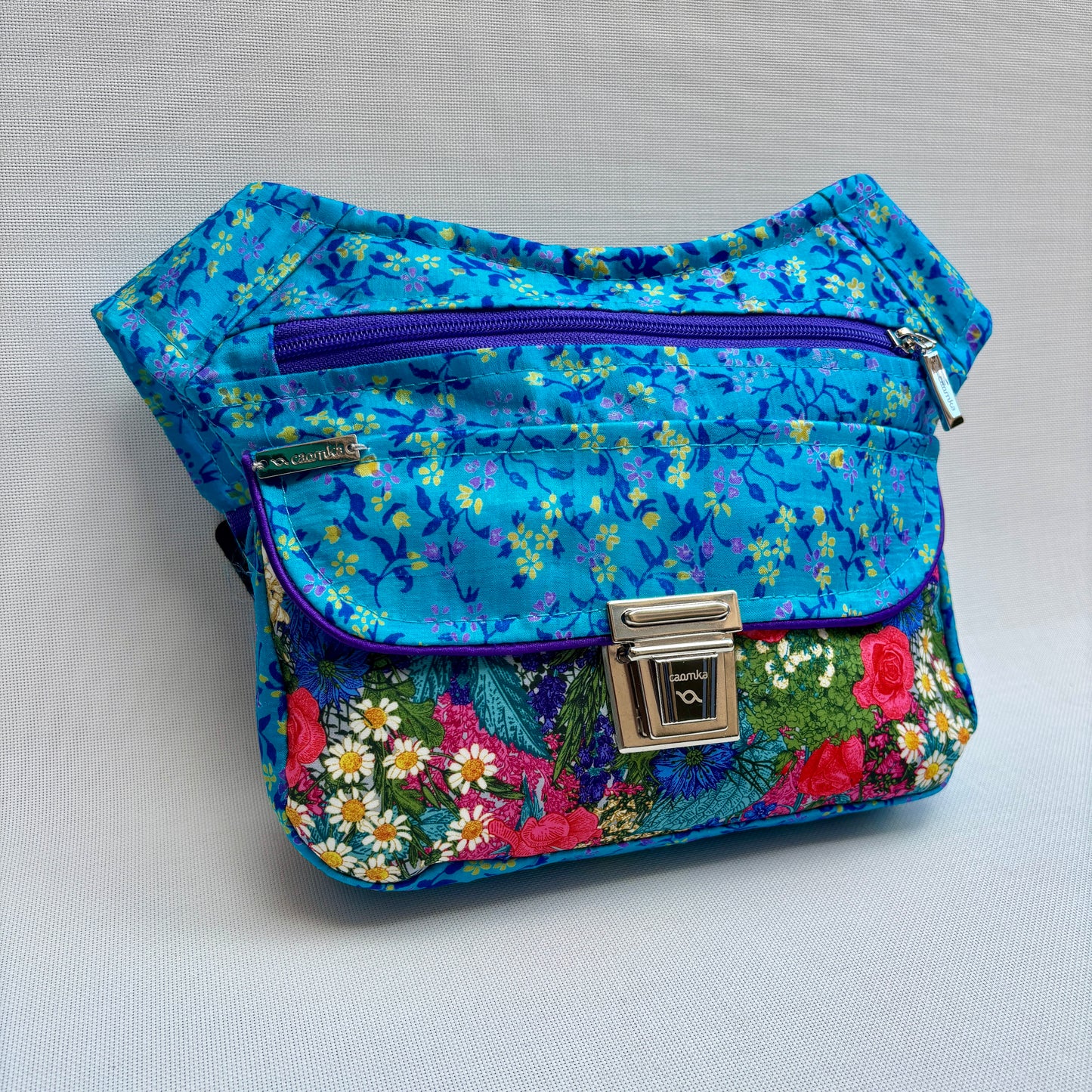 Riñonera "Blue Japanese Flowers" · Pieza Única Núm. 17984