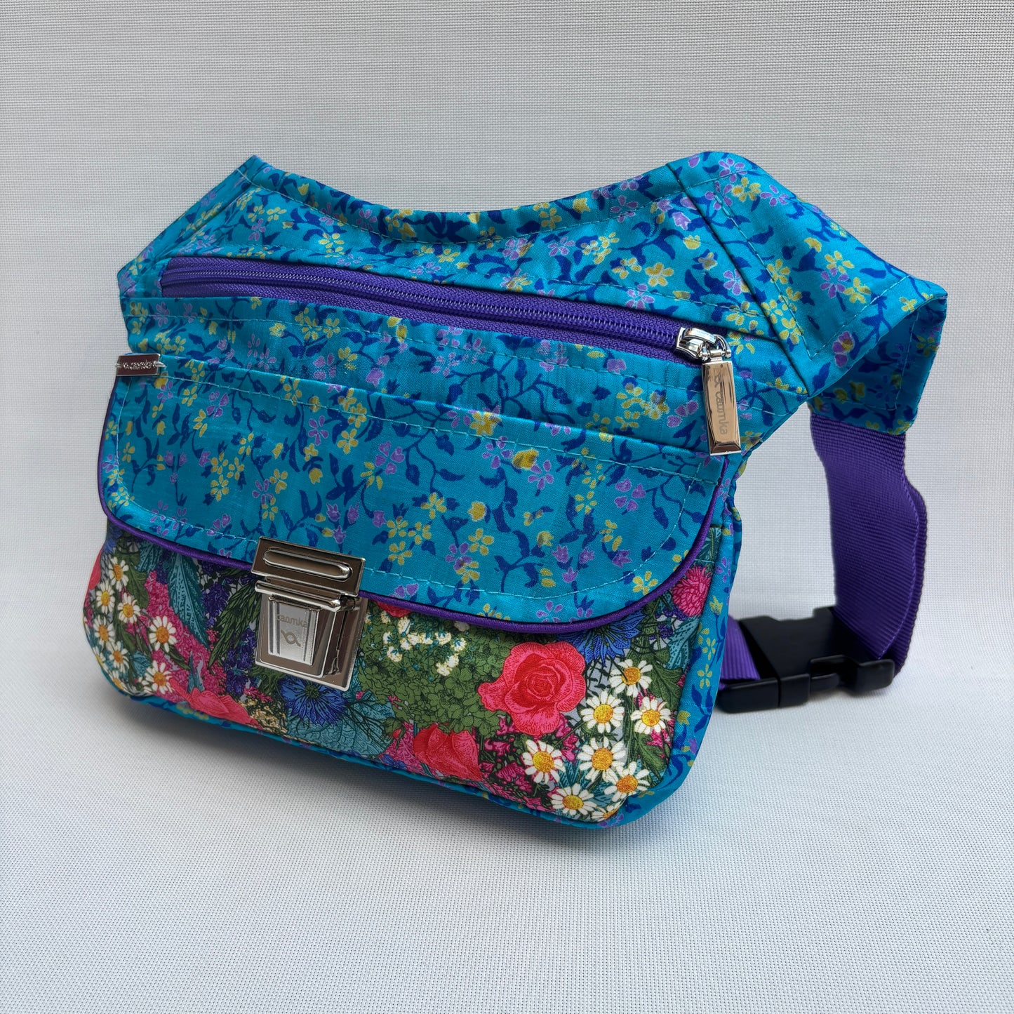 Riñonera "Blue Japanese Flowers" · Pieza Única Núm. 17984