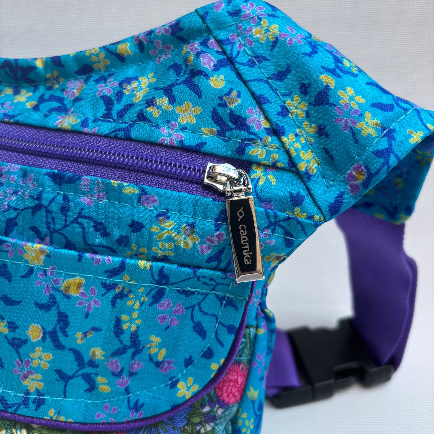 Riñonera "Blue Japanese Flowers" · Pieza Única Núm. 17984