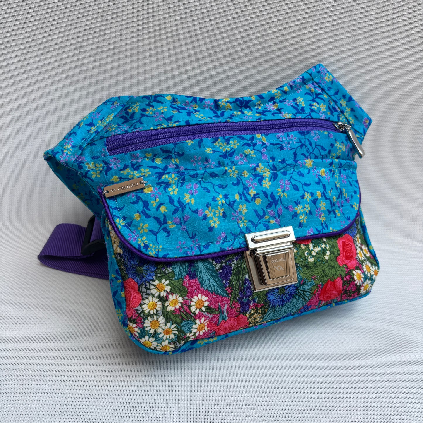 Riñonera "Blue Japanese Flowers" · Pieza Única Núm. 17984