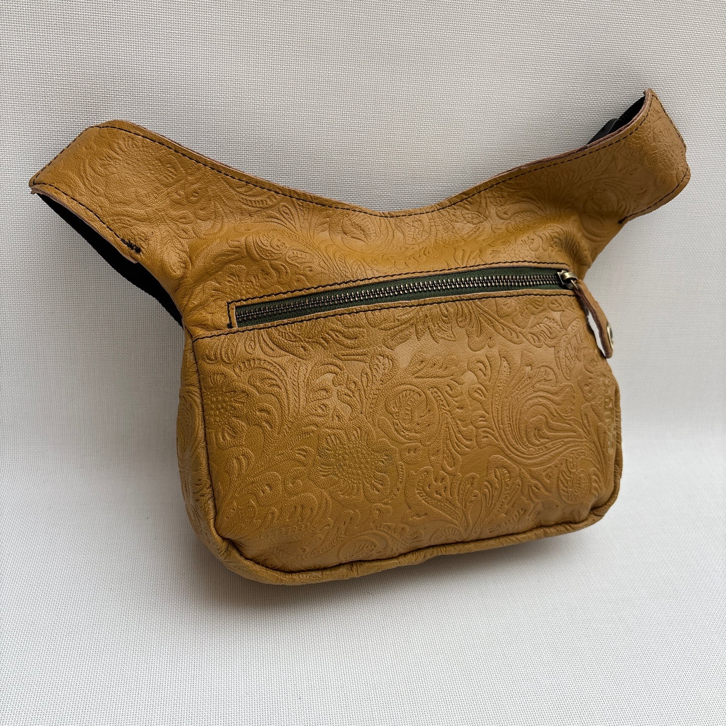 Classic Black Old Gold BioCuir® Naturleder Exklusivstück Nr. 13165