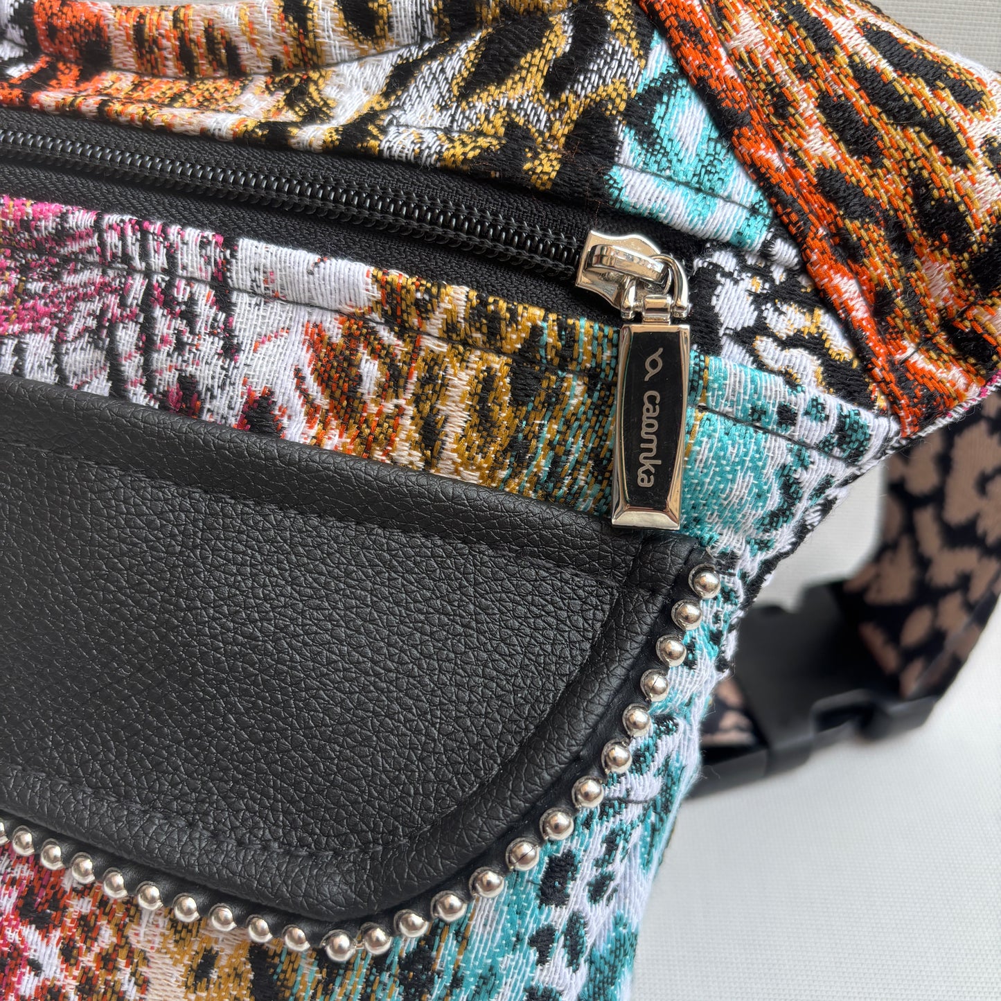 Riñonera "Animal Print Top" + Bolsillo trasero · Pieza Única Núm. 18088