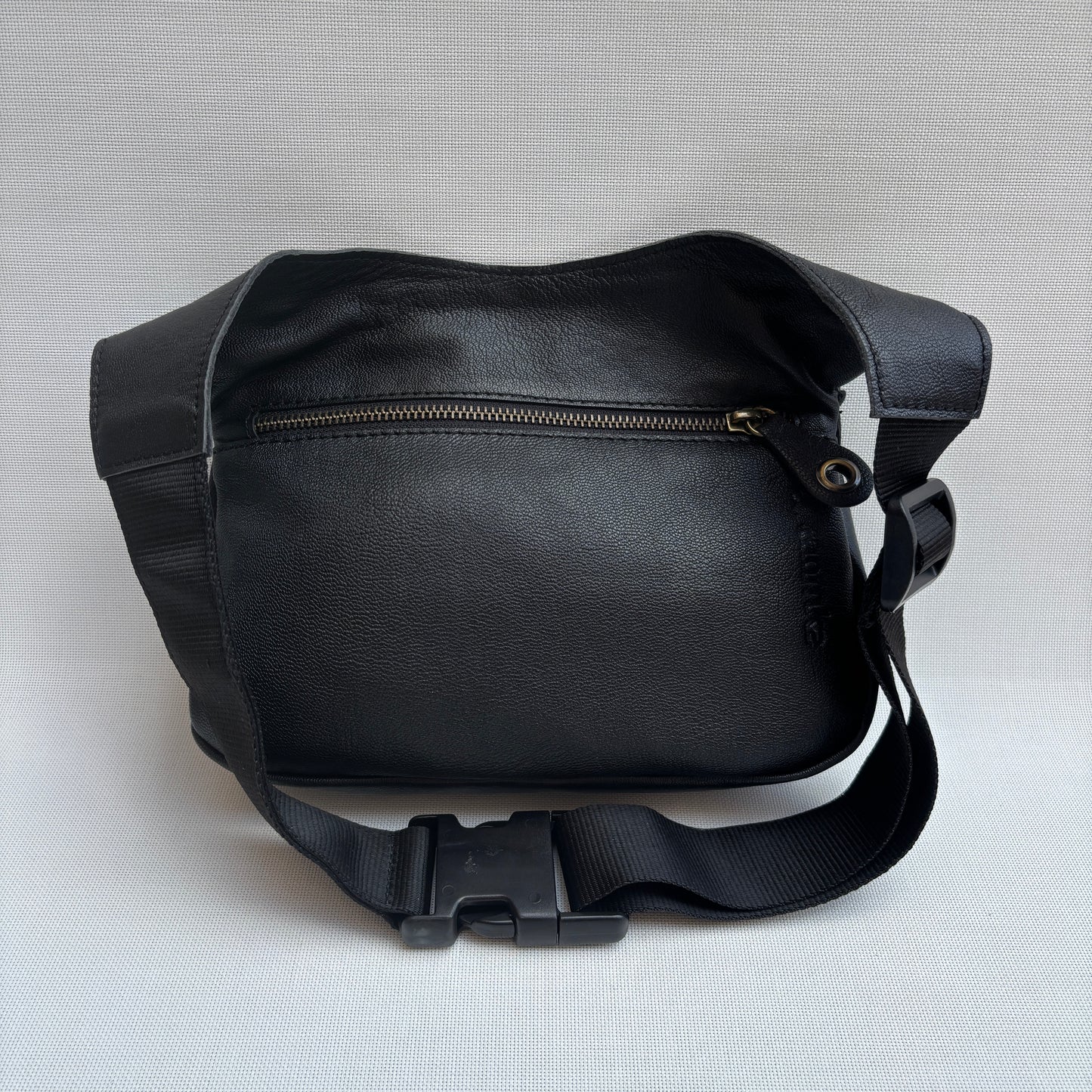 Riñonera “Black Pearl Premium” · Piel Natural · Pieza Exclusiva Núm. 18083