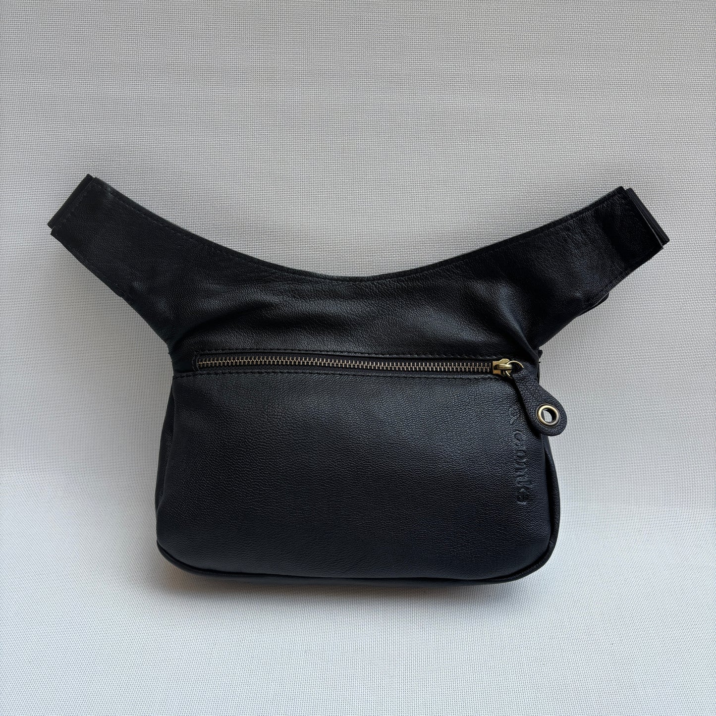 Riñonera “Black Pearl Premium” · Piel Natural · Pieza Exclusiva Núm. 18083