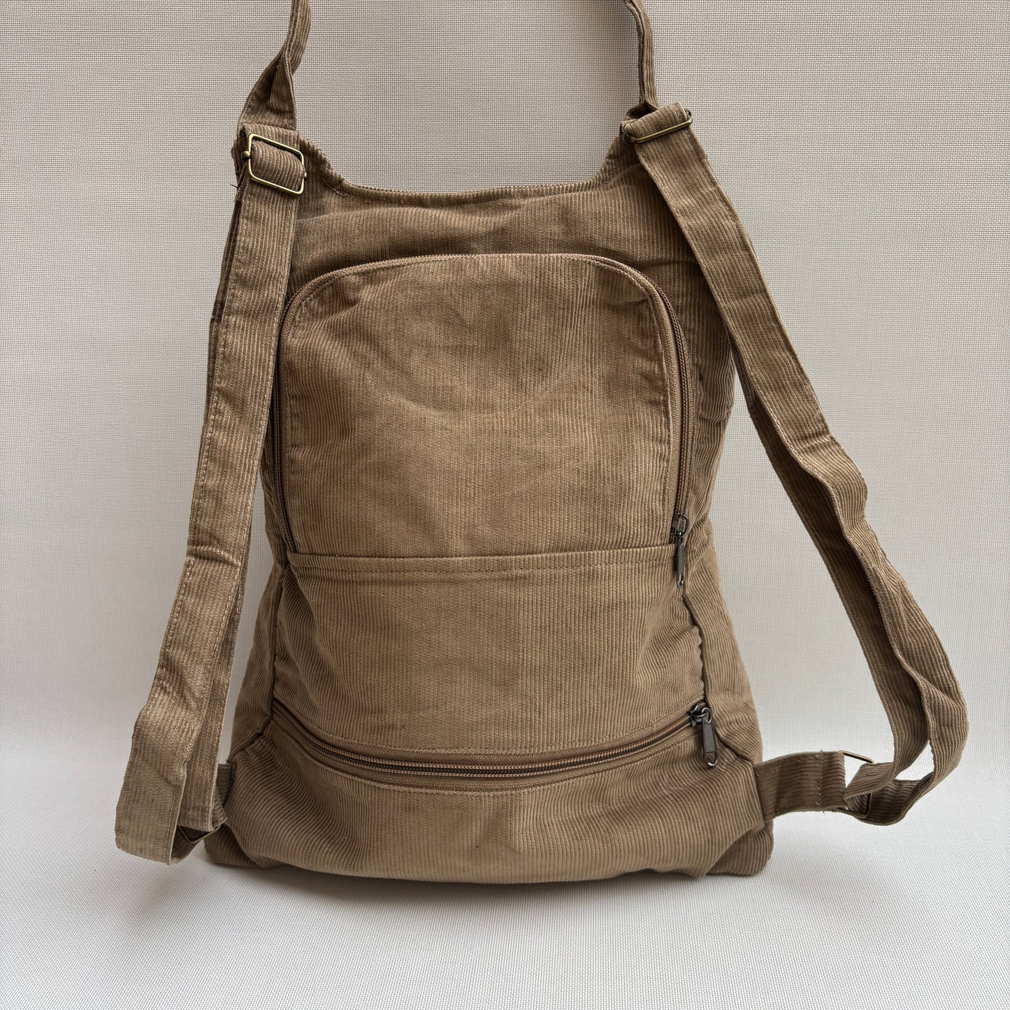 Mochila "Bhaktapur" de Pana en color Camel · Pieza 16414