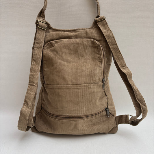 Mochila "Bhaktapur" de Pana en color Camel · Pieza 16414