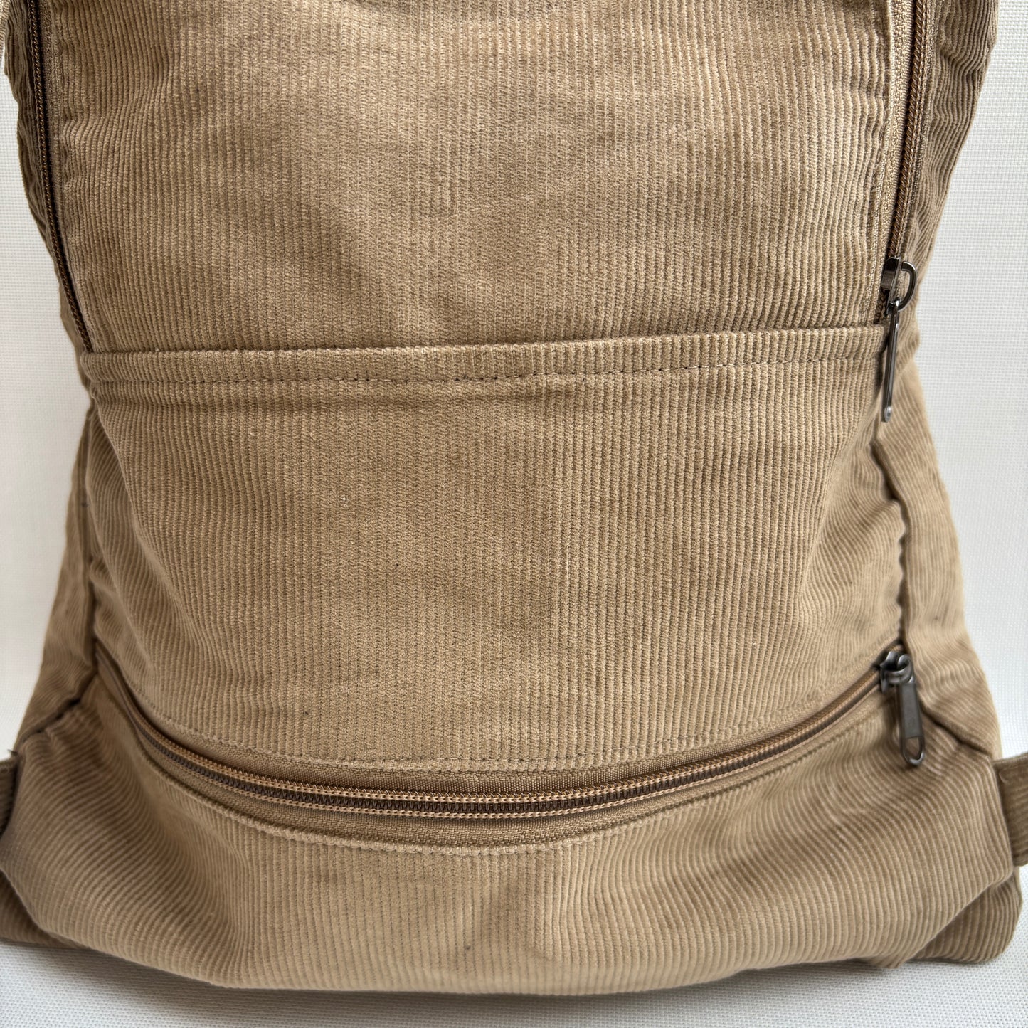 Mochila "Bhaktapur" de Pana en color Camel · Pieza 16414