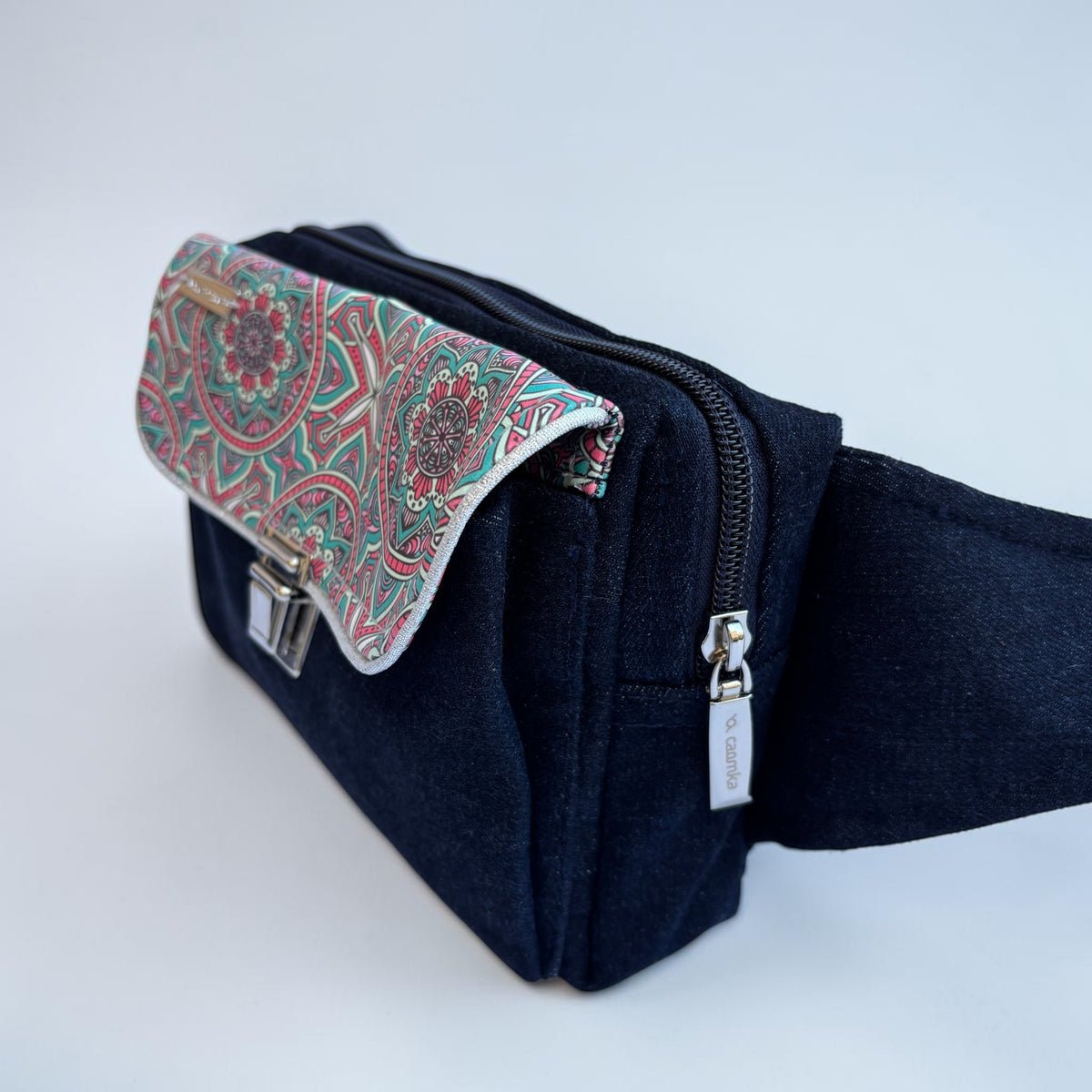 Riñonera Urban "♻️ Mandalas Jeans Recycled ♻️" · Pieza Única Núm. 19572