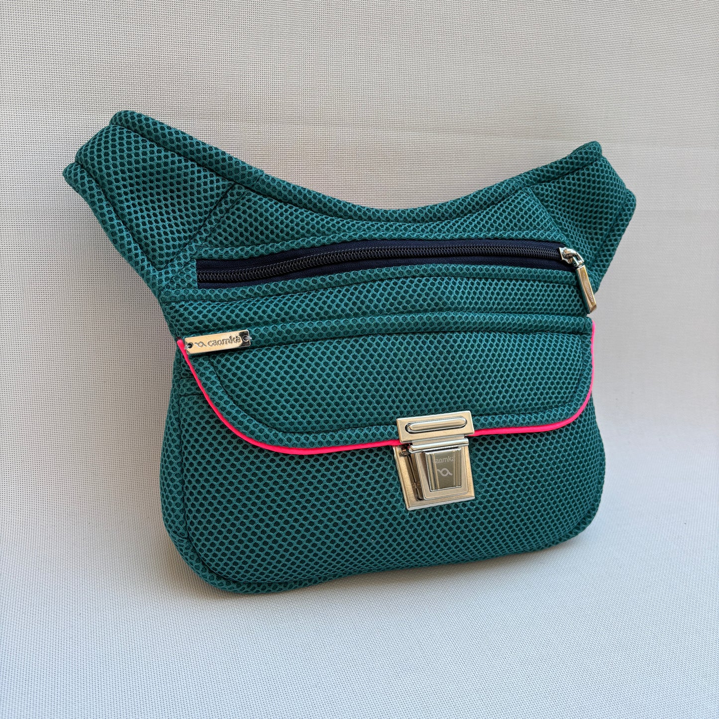 Riñonera "Soft Green 3D" + Bolsillo trasero · Pieza Única Núm. 18741