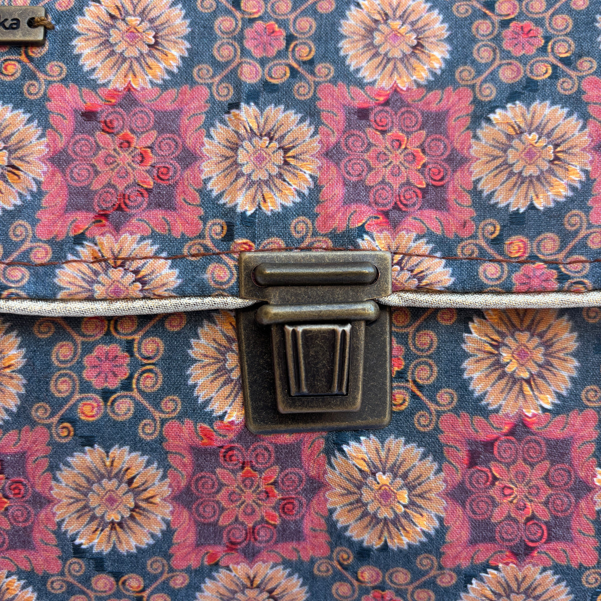 Riñonera Urban "Elegant Mandalas Top" · Pieza Única Núm. 19664