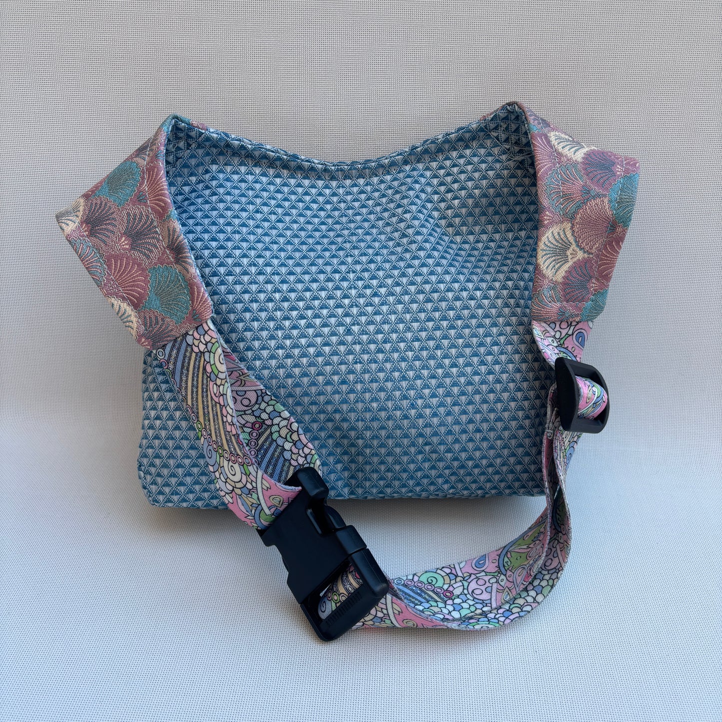 Riñonera "Japanese Spring Top" · Impermeable · Pieza Única Núm. 17258