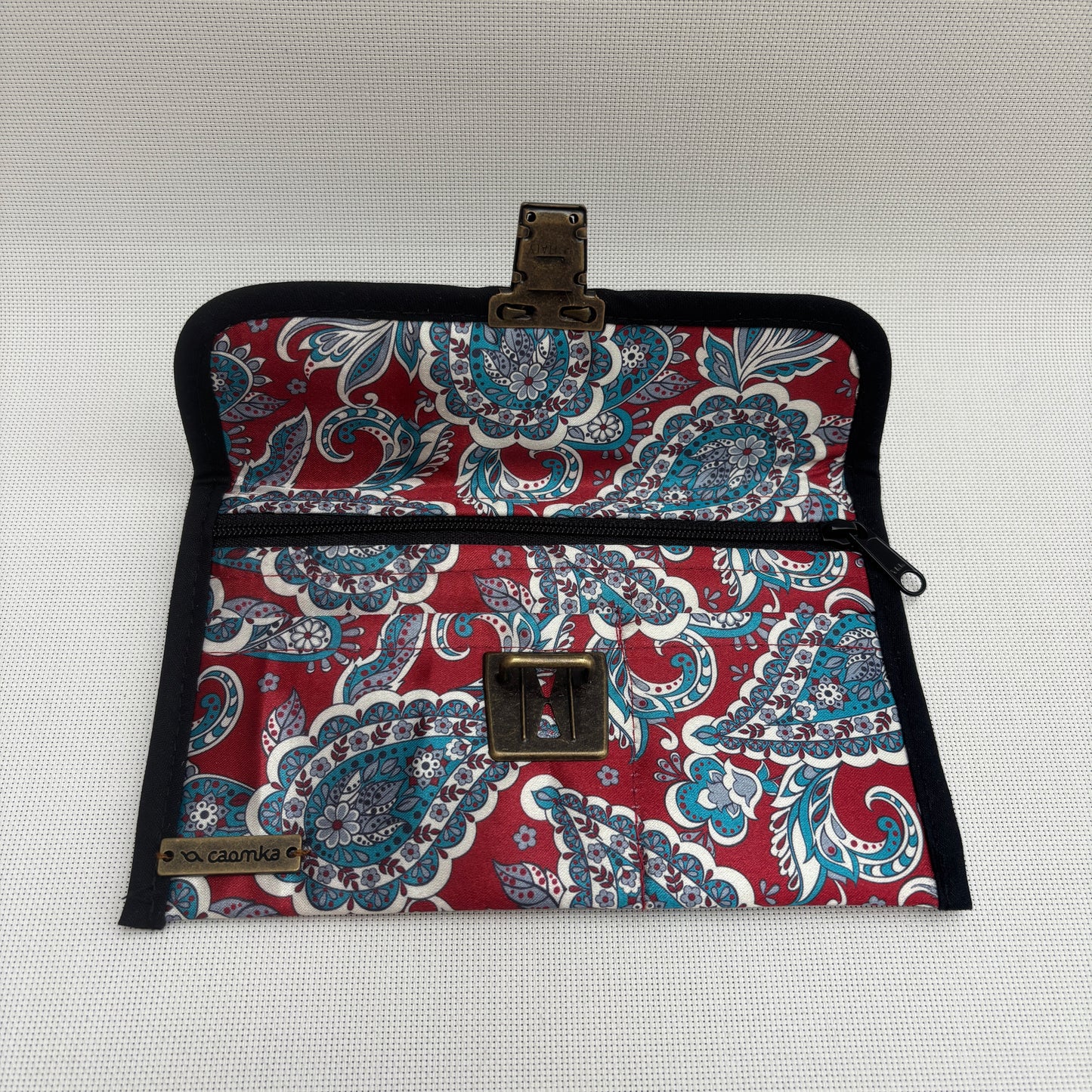 Monedero Plano CAOMKA · Pieza Única Núm. 18008