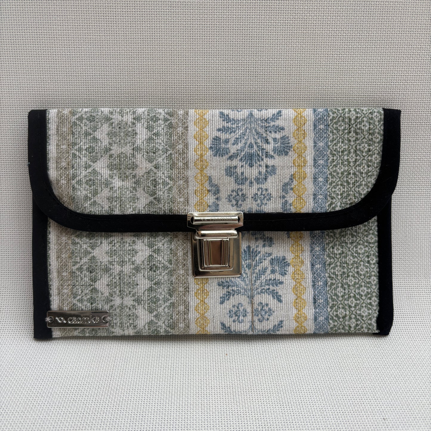 Monedero Plano CAOMKA · Pieza Única Núm. 17990