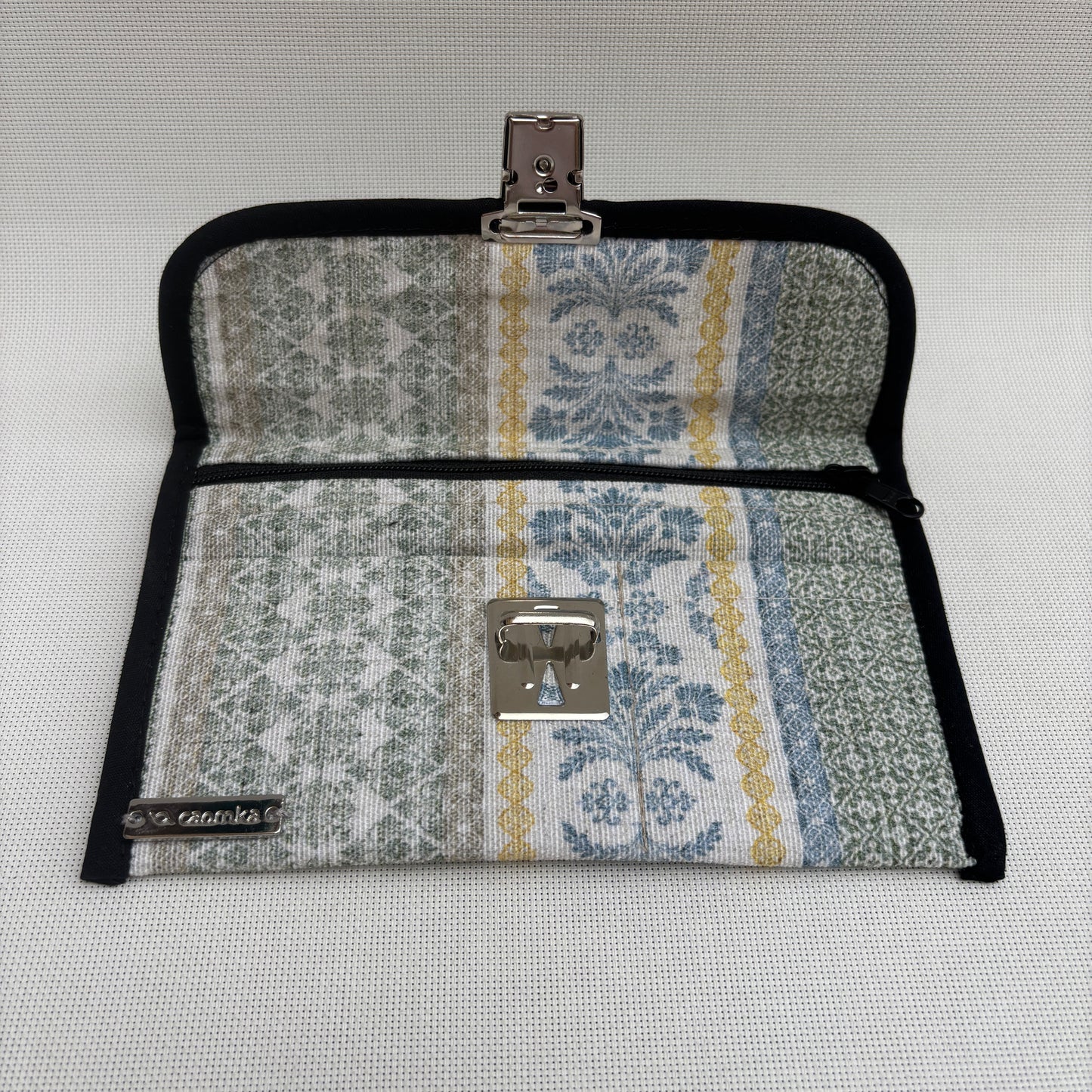 Monedero Plano CAOMKA · Pieza Única Núm. 17990